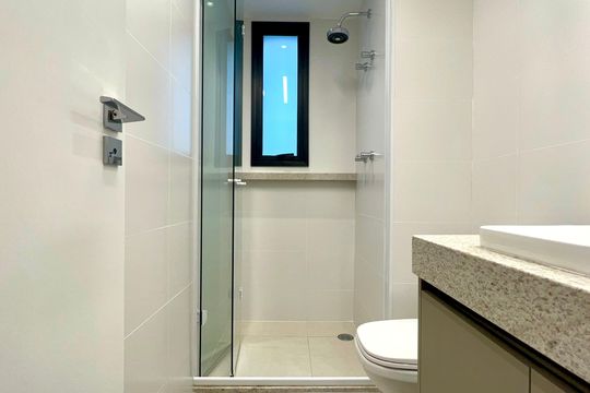 Banheiro da Suíte de apartamento à venda com 2 quartos, 82m² em Pinheiros, São Paulo