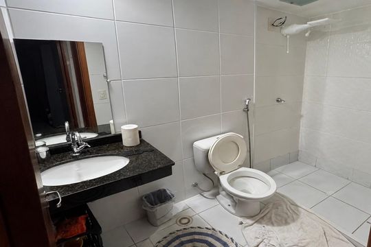 Banheiro de apartamento para alugar com 2 quartos, 60m² em Setor Candida de Morais, Goiânia