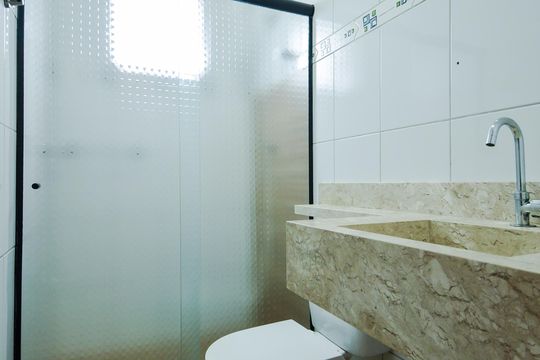 Banheiro  de apartamento para alugar com 2 quartos, 58m² em Jardim Bela Vista, Guarulhos