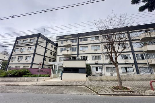 Fachada de apartamento à venda com 3 quartos, 200m² em Batel, Curitiba