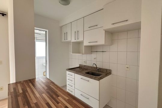 Cozinha de apartamento para alugar com 2 quartos, 49m² em Santo Amaro, São Paulo
