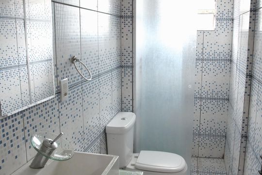 Banheiro de apartamento à venda com 2 quartos, 47m² em Grajaú, São Paulo