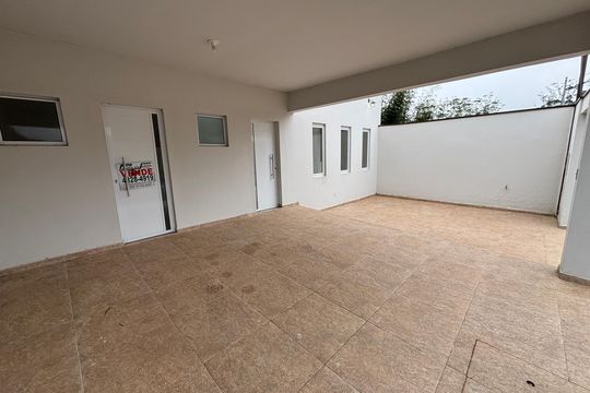 Garagem de casa à venda com 2 quartos, 126m² em Vila Moderna, Ribeirão Pires