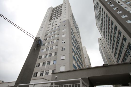 Fachada de apartamento para alugar com 2 quartos, 50m² em Cambuci, São Paulo