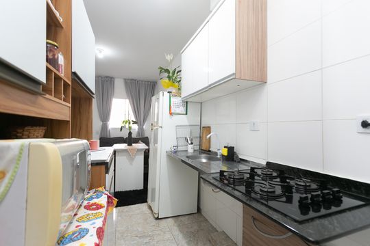 Cozinha de casa de condomínio para alugar com 2 quartos, 50m² em Jardim Sao Vicente, São Paulo