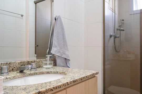 Banheiro de apartamento à venda com 2 quartos, 52m² em Campestre, São Caetano do Sul