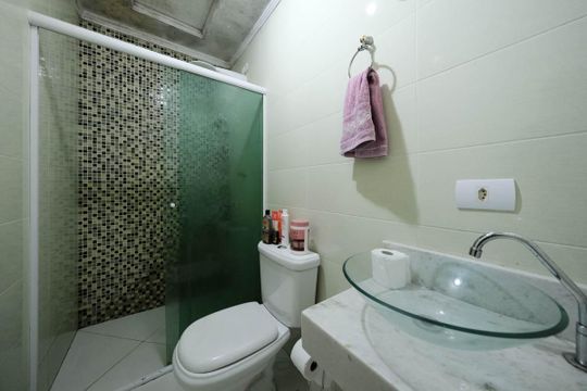 Banheiro de casa à venda com 3 quartos, 119m² em Jardim Fernandes, São Paulo