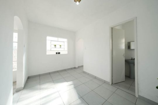 Cozinha e Área de Serviço de casa para alugar com 3 quartos, 75m² em Engenheiro Goulart, São Paulo
