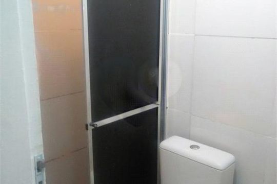 Casa à venda com 3 quartos, 219m² em Vila Brasilina, São Paulo