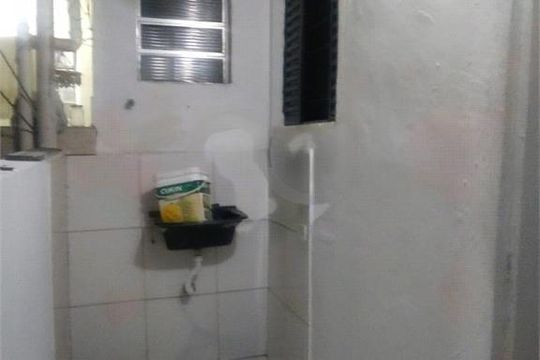 Casa à venda com 3 quartos, 219m² em Vila Brasilina, São Paulo