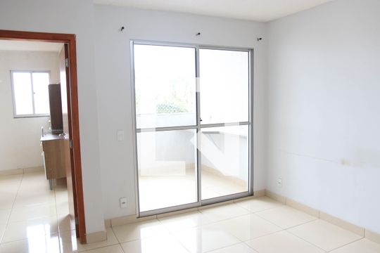 Sala de apartamento para alugar com 2 quartos, 65m² em Jardim Ipe, Goiânia