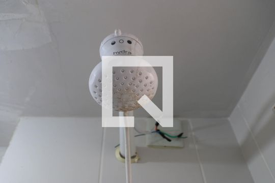Banheiro de apartamento para alugar com 2 quartos, 65m² em Jardim Ipe, Goiânia