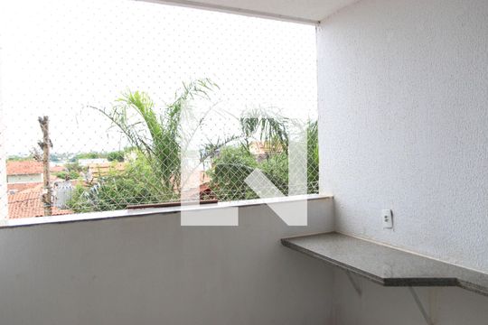 Varanda de apartamento para alugar com 2 quartos, 65m² em Jardim Ipe, Goiânia