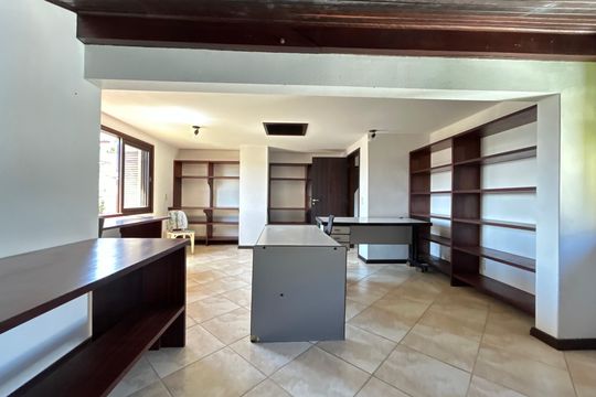 Quarto 3 de casa para alugar com 7 quartos, 400m² em Pantanal, Florianópolis