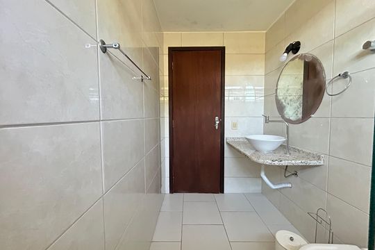 Banheiro suíte  de casa para alugar com 7 quartos, 400m² em Pantanal, Florianópolis