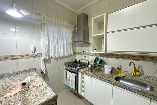 Cozinha de apartamento para alugar com 2 quartos, 130m² em Itararé, São Vicente