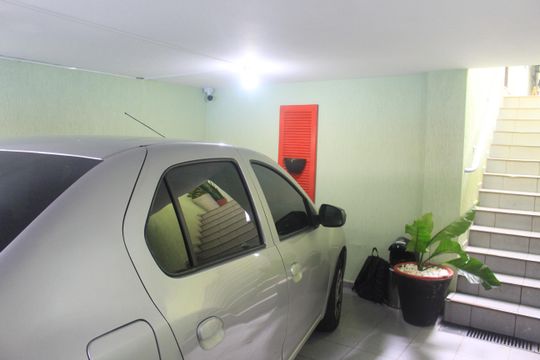 Garagem de casa à venda com 3 quartos, 186m² em Osvaldo Cruz, São Caetano do Sul
