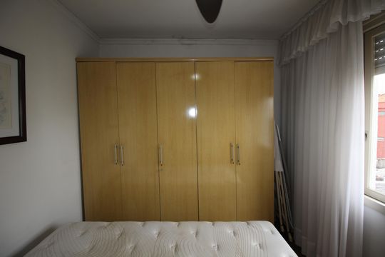 Quarto 1 de apartamento para alugar com 1 quarto, 42m² em Passo D’areia, Porto Alegre