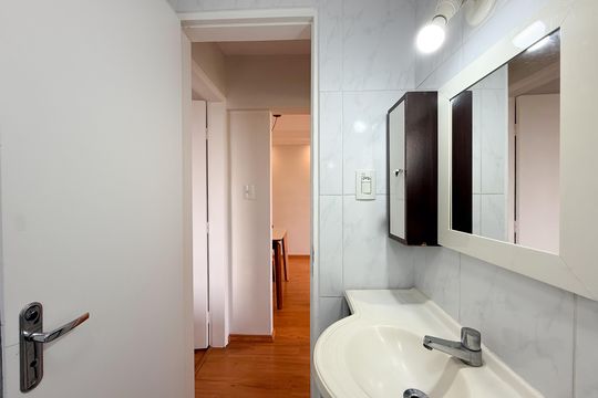 Banheiro de apartamento para alugar com 2 quartos, 55m² em São Domingos, São Paulo