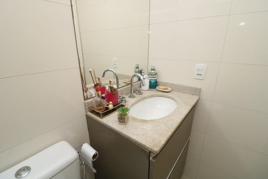Banheiro da Suíte de apartamento para alugar com 2 quartos, 72m² em Vila Ema, São Paulo