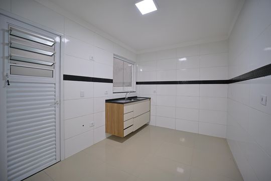 Cozinha de casa de condomínio para alugar com 2 quartos, 57m² em Vila Buenos Aires, São Paulo