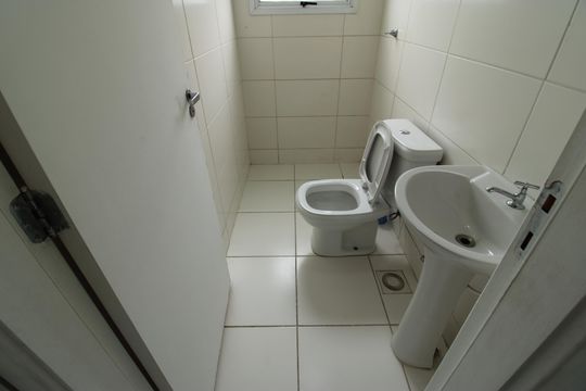 Banheiro de apartamento para alugar com 2 quartos, 47m² em Vila Fiori, Sorocaba