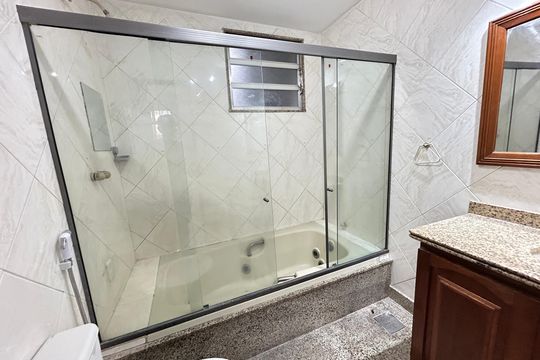 Banheiro da Suíte de casa para alugar com 3 quartos, 250m² em Maria da Graça, Rio de Janeiro