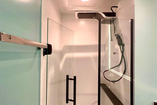 Banheiro da Suíte de kitnet/studio para alugar com 1 quarto, 25m² em Vila Nova Conceição, São Paulo