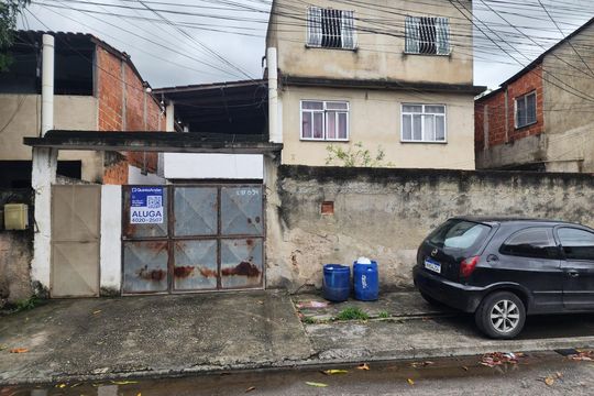 Fachada de casa para alugar com 1 quarto, 70m² em Trindade, São Gonçalo