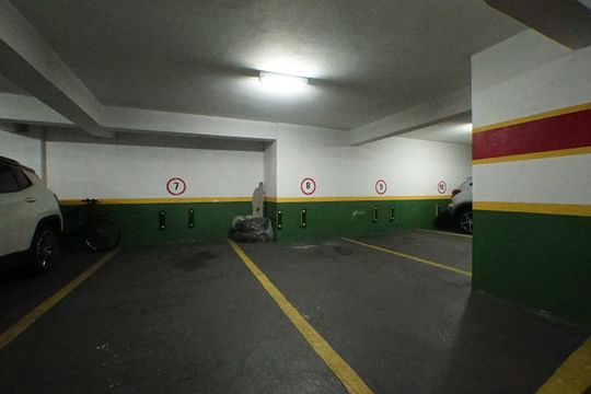 Garagem de apartamento para alugar com 3 quartos, 240m² em Aclimação, São Paulo