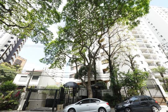 Fachada de apartamento para alugar com 3 quartos, 240m² em Aclimação, São Paulo