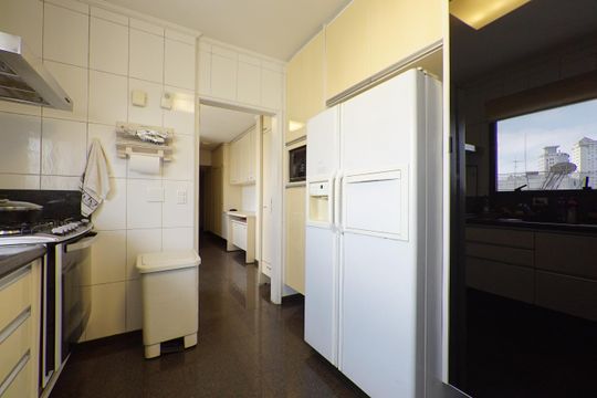 Cozinha de apartamento para alugar com 3 quartos, 240m² em Aclimação, São Paulo