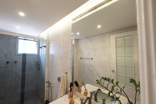Suíte 2 de apartamento para alugar com 3 quartos, 240m² em Aclimação, São Paulo