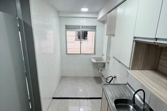 Cozinha de apartamento para alugar com 2 quartos, 49m² em Jardim Monte Cristo, Suzano