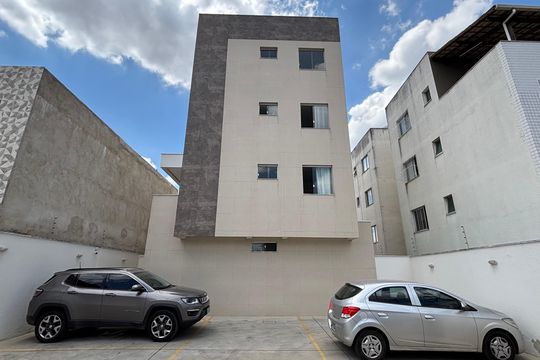 Garagem de apartamento para alugar com 2 quartos, 44m² em Santa Monica, Belo Horizonte