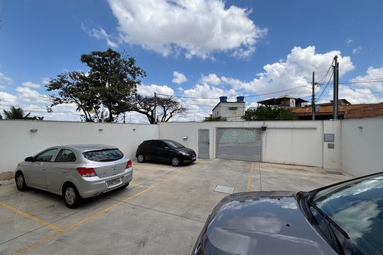 Garagem de apartamento para alugar com 2 quartos, 44m² em Santa Monica, Belo Horizonte
