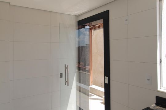 Cozinha de apartamento para alugar com 2 quartos, 44m² em Santa Monica, Belo Horizonte