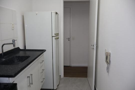 Cozinha de apartamento para alugar com 1 quarto, 35m² em Jardim Ibitirama, São Paulo