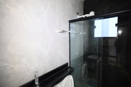 Banheiro de apartamento para alugar com 2 quartos, 48m² em Veloso, Osasco