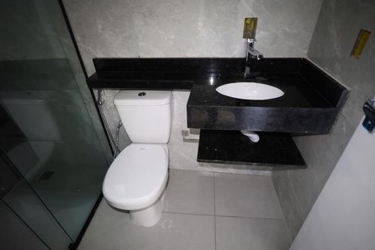 Banheiro de apartamento para alugar com 2 quartos, 48m² em Veloso, Osasco