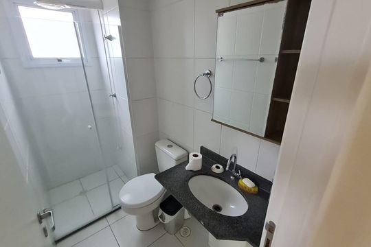 Banheiro de apartamento para alugar com 1 quarto, 31m² em Água Branca, São Paulo
