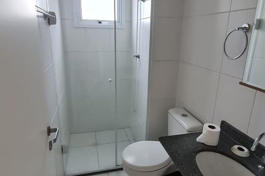 Banheiro de apartamento para alugar com 1 quarto, 31m² em Água Branca, São Paulo