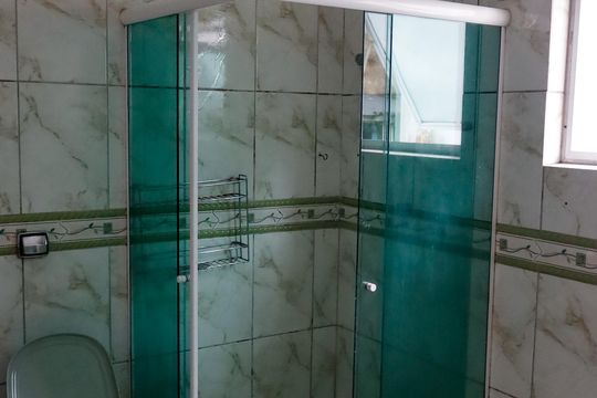 Banheiro da Suíte 3 de casa à venda com 3 quartos, 200m² em Santa Maria, Osasco