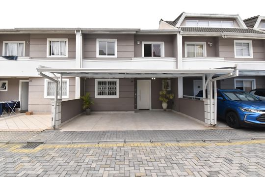 Fachada de casa de condomínio para alugar com 3 quartos, 132m² em Xaxim, Curitiba