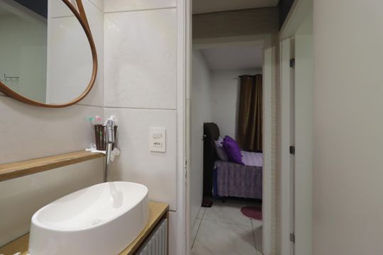 Banheiro de apartamento à venda com 2 quartos, 40m² em Vila Lutécia, Santo André