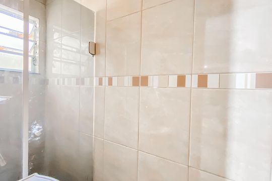 Banheiro de casa para alugar com 1 quarto, 80m² em Jardim Castelo, São Paulo