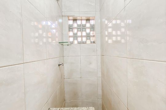 Banheiro de casa para alugar com 2 quartos, 80m² em Jardim Castelo, São Paulo