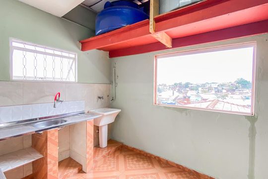 Cozinha /área de serviço de casa para alugar com 2 quartos, 80m² em Jardim Castelo, São Paulo