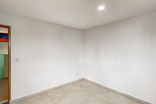 Quarto 1 de casa para alugar com 2 quartos, 80m² em Jardim Castelo, São Paulo