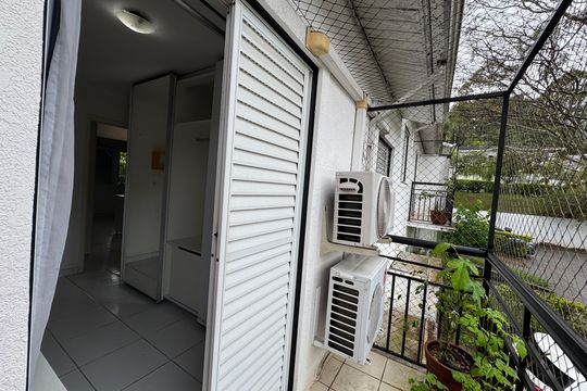 Sacada de casa de condomínio à venda com 3 quartos, 120m² em Jardim das Esmeraldas, São Paulo